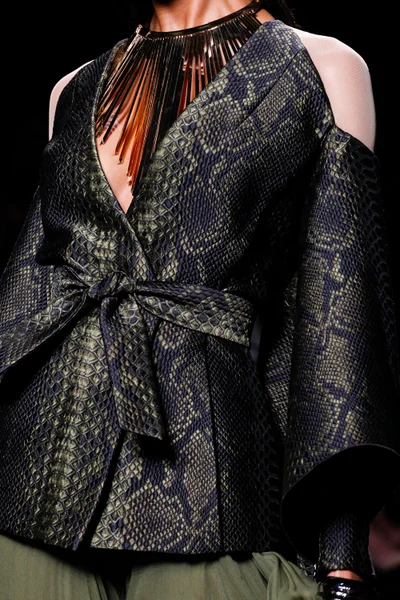 Look 24